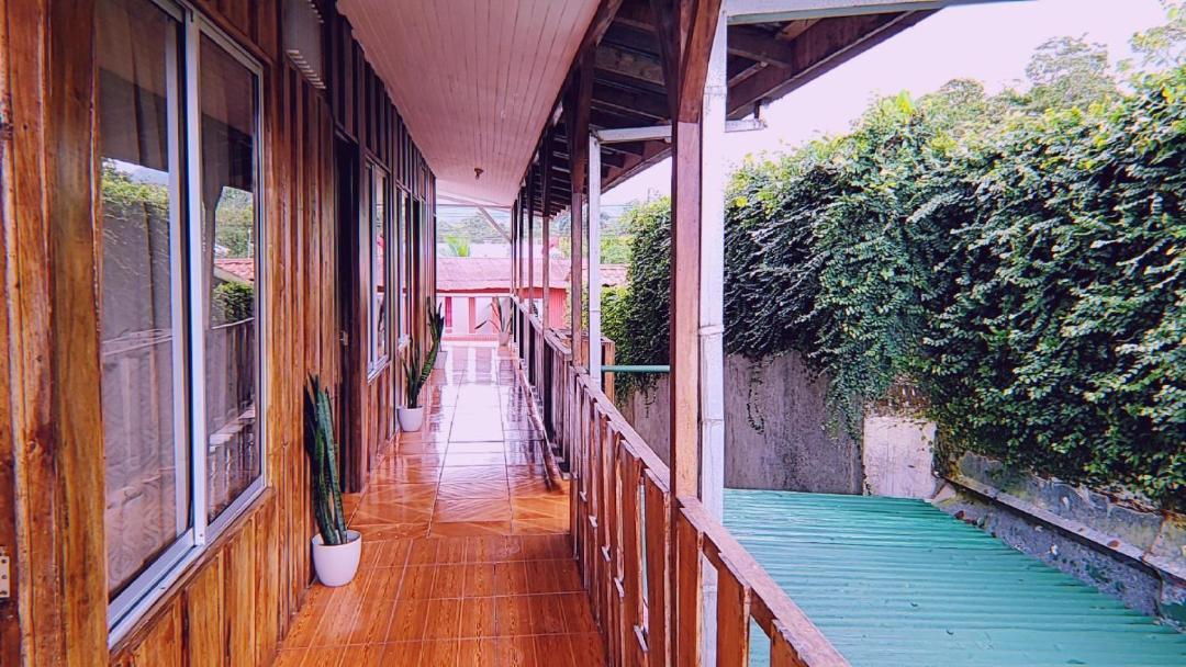 Alpha Arenal Hostel La Fortuna Eksteriør billede