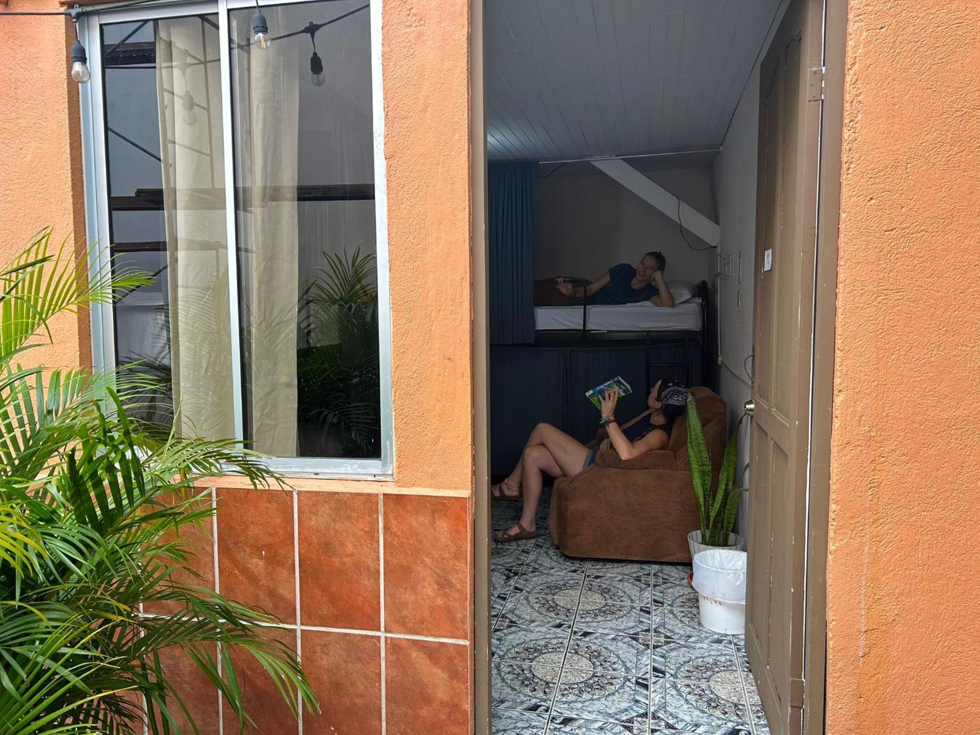 Alpha Arenal Hostel La Fortuna Eksteriør billede
