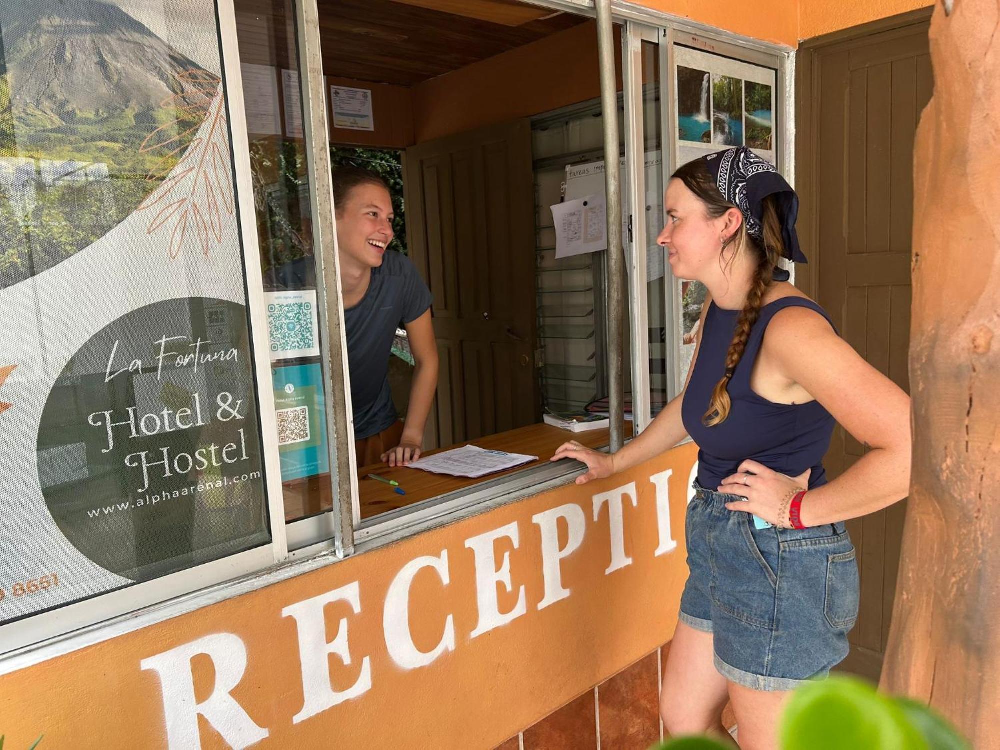 Alpha Arenal Hostel La Fortuna Eksteriør billede
