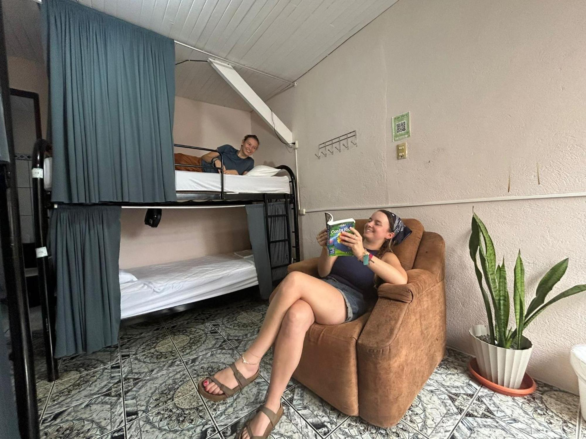 Alpha Arenal Hostel La Fortuna Eksteriør billede